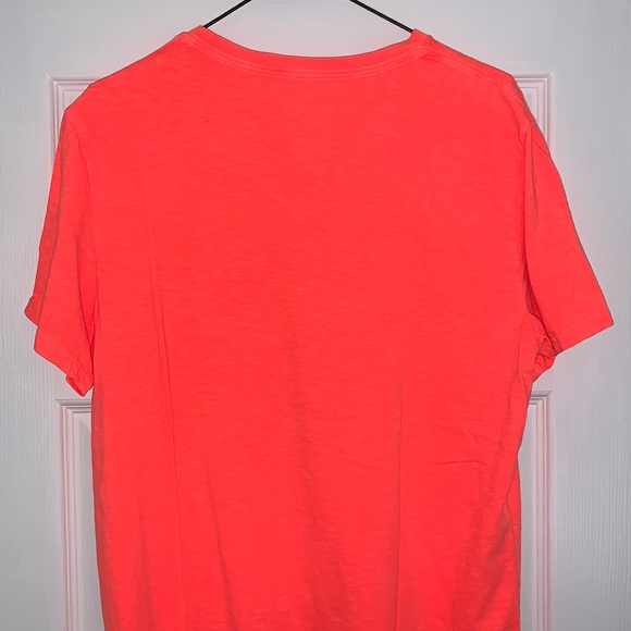 American Eagle T-shirt - Picture 3 of 3